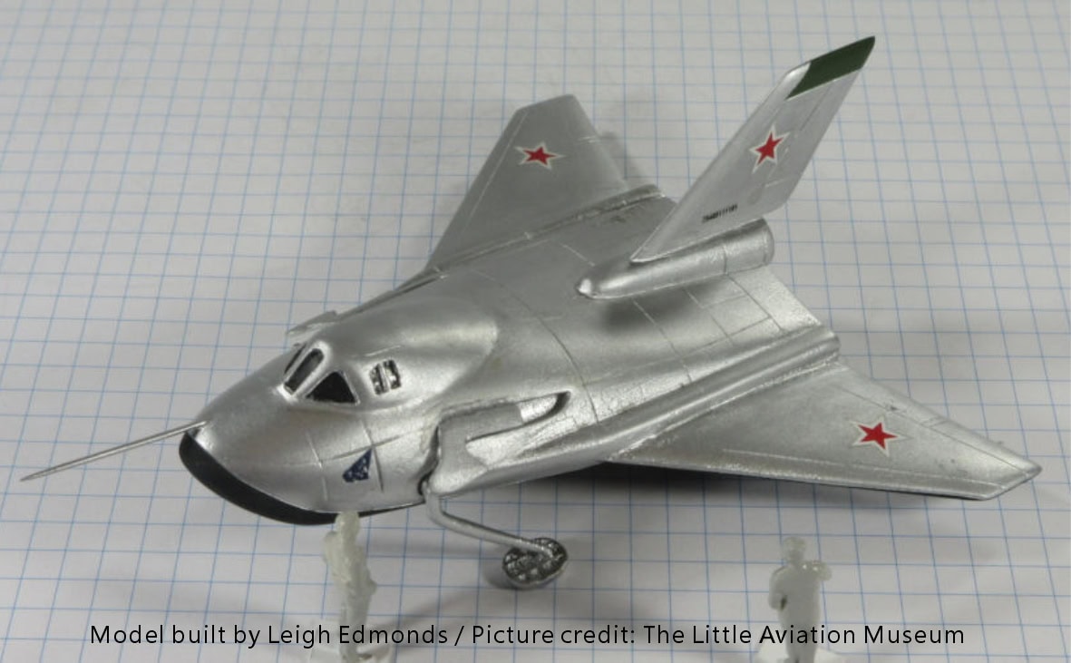 AA072004-MiG105-Model 1/72 Mikoyan MiG-105-11 EPOS