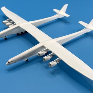AA400-004_model-351_model-1 White U.S. Air Force Boeing Stratolifter model airplane on blue background.